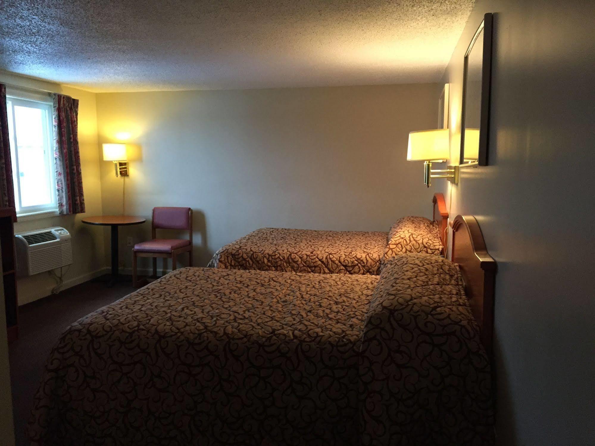 Royal Inn Motel Watertown Exterior foto